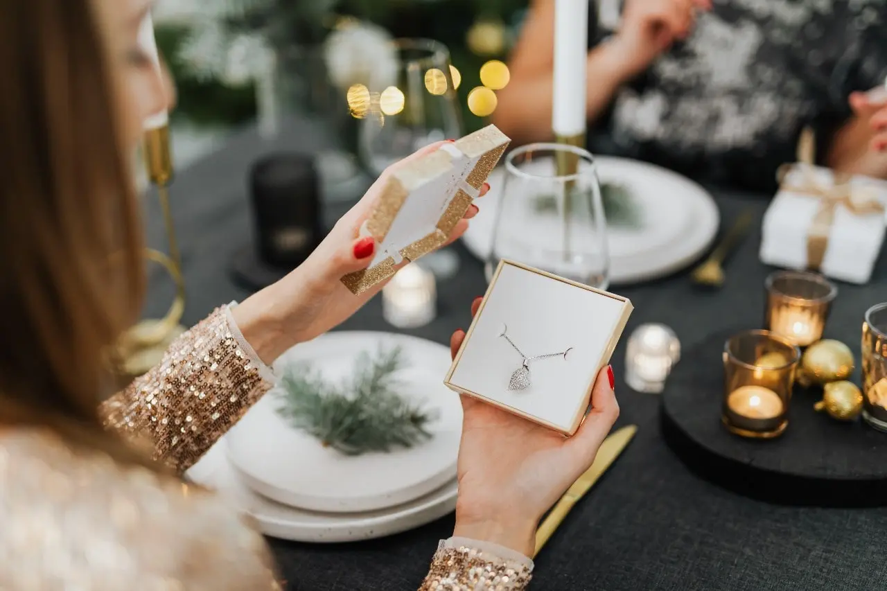 jewelry gifts for her