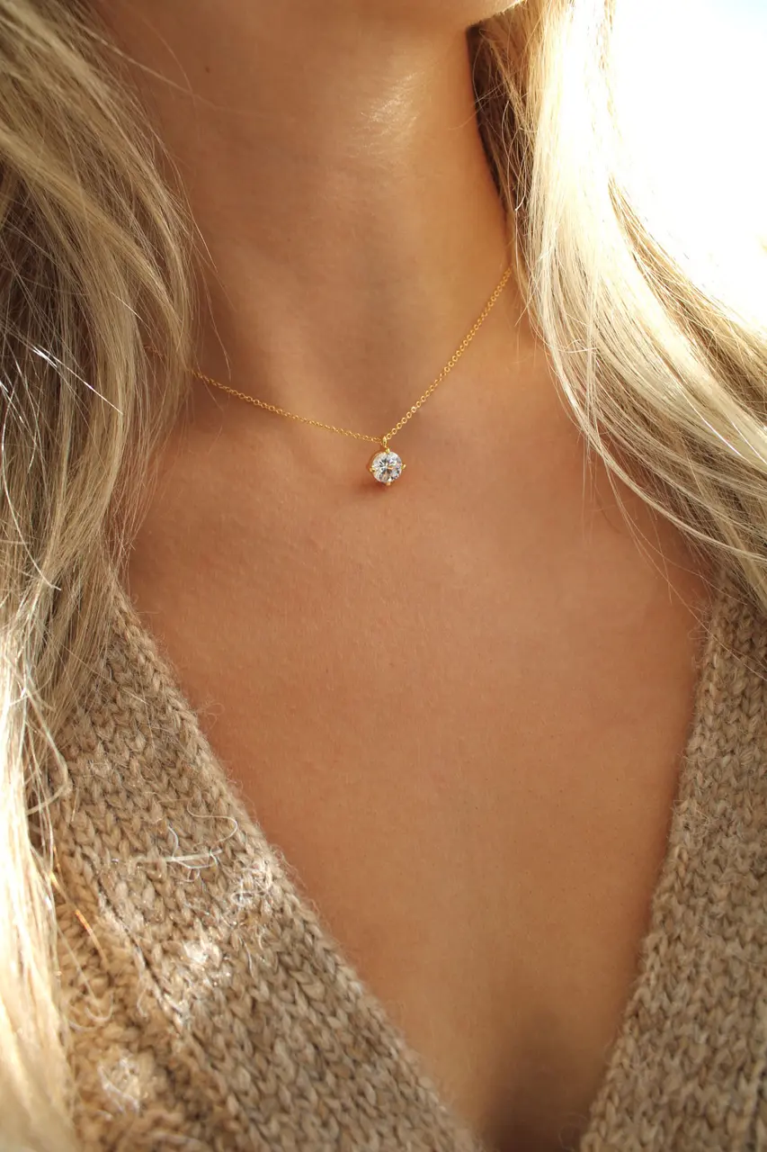 pendant necklace