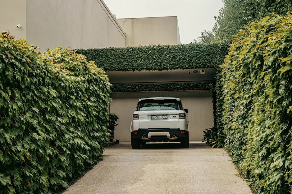 Contemporary house exterior with ivy-covered entry in Melbourne, Australia.