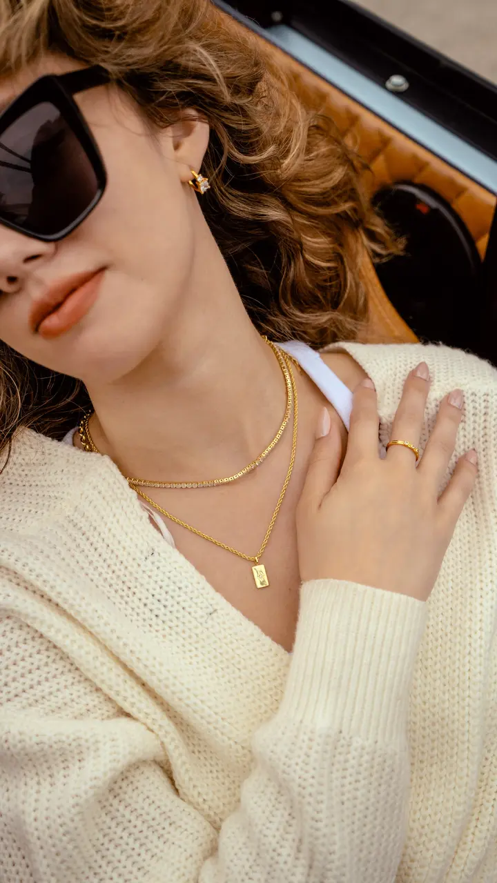 gold jewellery necklace